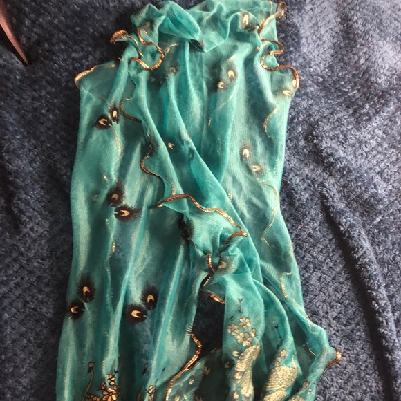 Fashion Scarf - Picture 3 of 3